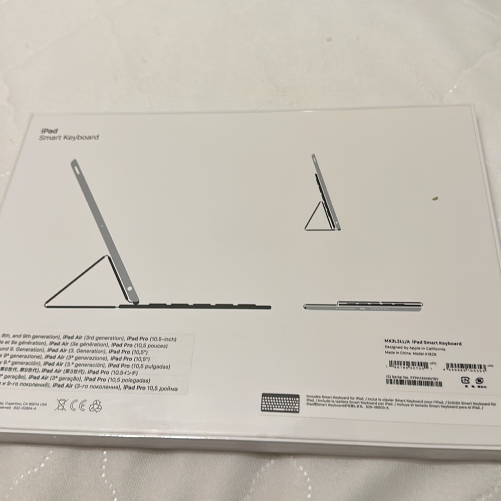 iPad Smart Keyboard - Picture 2 of 2